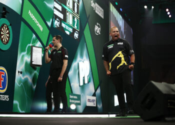 Cameron Carolissen just misses out in Thrilling Sudden-Death Battle at 2025 World Darts Championship