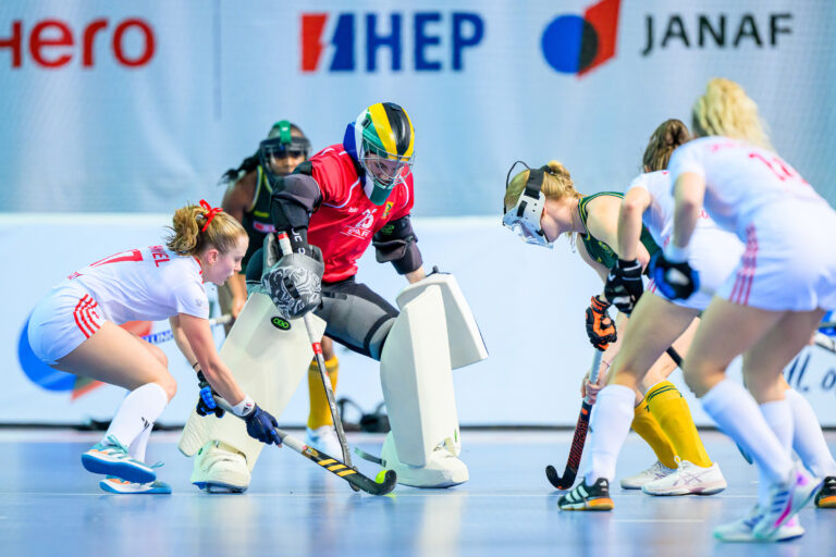 Refusing to give up, South Africa withdrew their goalkeeper and went all out in the final quarter. However, Poland capitalized on the counterattack to extend their lead to 4-1. South Africa managed to pull a goal back through Jess Lardant, who finished clinically, but it was too late to change the outcome. The South Africans will now compete in the 9th-12th place bracket, with their next opponent set to be confirmed later on Thursday.