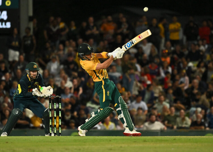 Maxwell Masterclass Denies Brave Proteas in Thrilling T20I Decider
