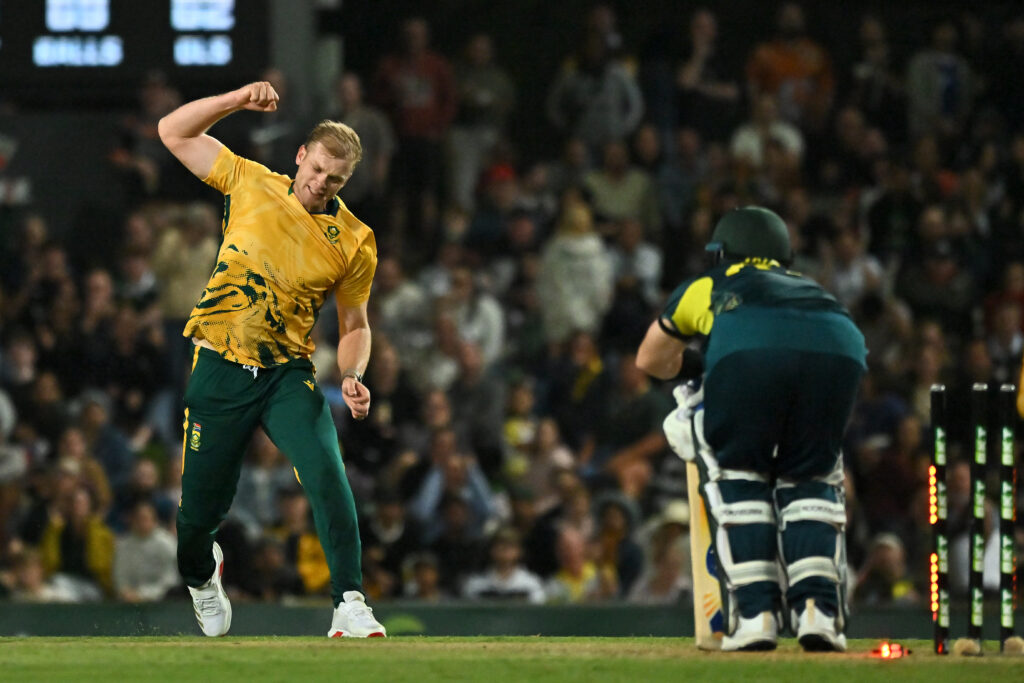 Maxwell Masterclass Denies Brave Proteas in Thrilling T20I Decider