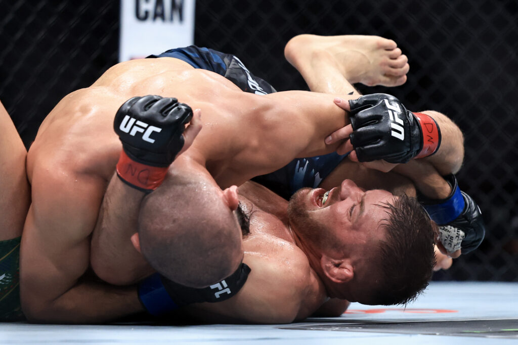 Du Plessis Outgunned in Chicago – But Vows to Return Stronger