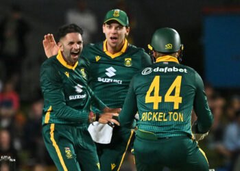 Maharaj Spins Proteas to Crushing Win in Cairns