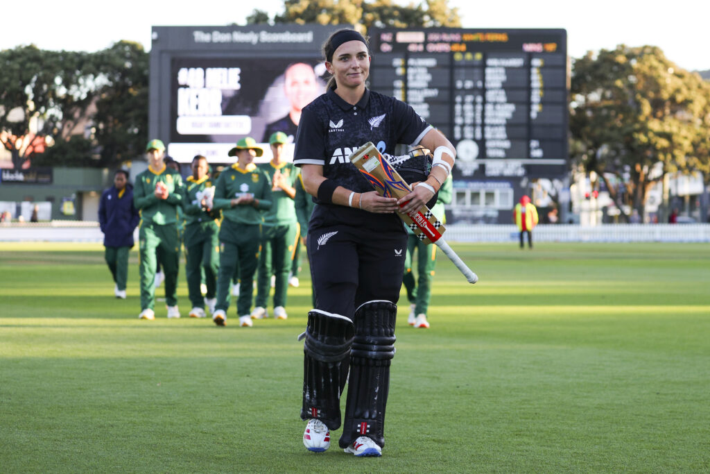 Record-Breaking Kerr Breaks Proteas Hearts as New Zealand Level Series