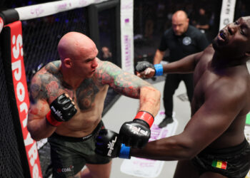 Surviving the Senegalese Giant: Clarke’s Left Hook Sends Sunbet Arena into Frenzy