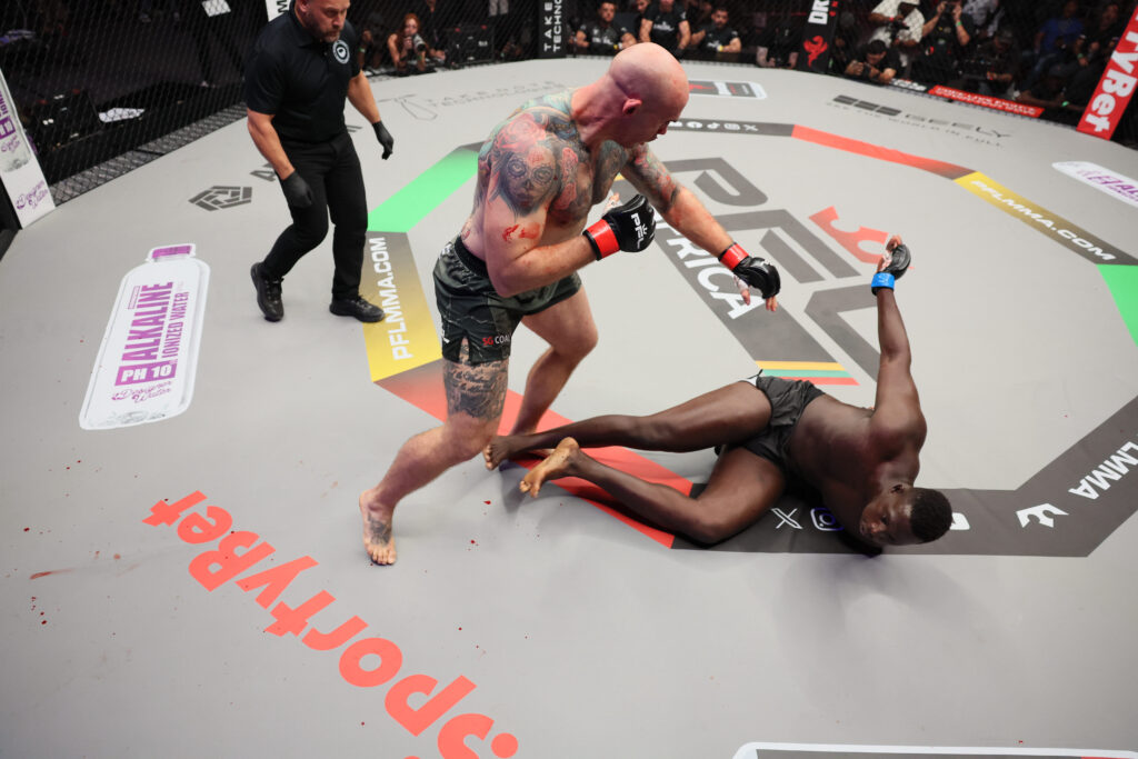 Surviving the Senegalese Giant: Clarke’s Left Hook Sends Sunbet Arena into Frenzy