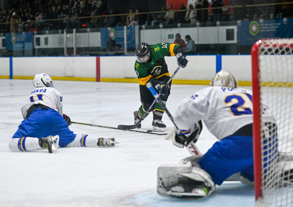 Grand Finale at the Ice Station: Rhinos Edge Bosnia & Herzegovina 4-3 in World Championship Thriller