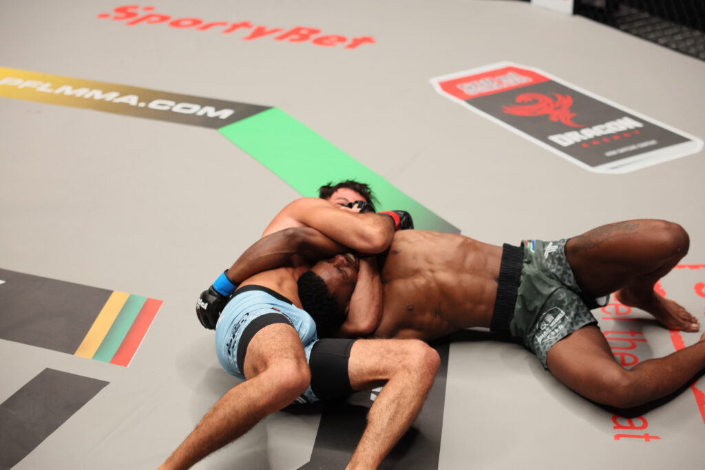 A Tough Night in Lagos: Thimna Mhlauli Succumbs to Karim Henniene’s Anaconda Choke