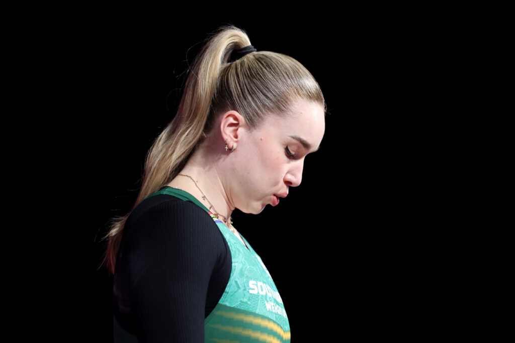 The Iron's Final Test: Smith and Du Plooy Fight Hard in Glasgow