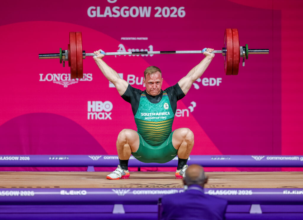 The Iron's Final Test: Smith and Du Plooy Fight Hard in Glasgow
