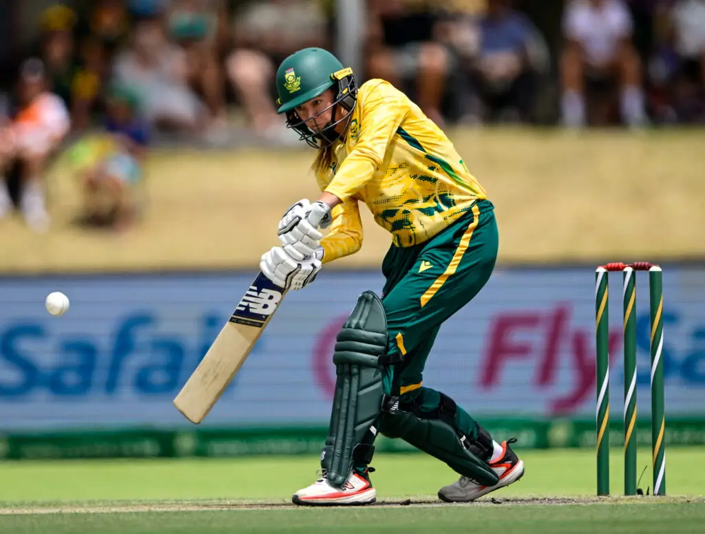 Bosch and Tunnicliffe Propel Proteas Women to 2-0 Series Lead