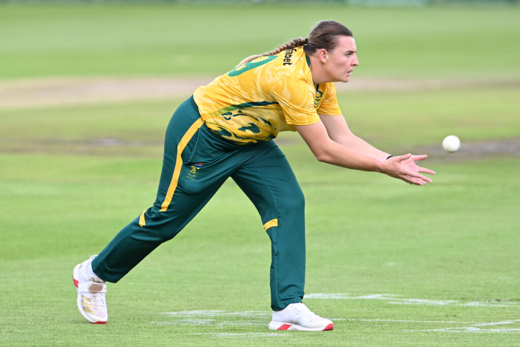Bosch and Tunnicliffe Propel Proteas Women to 2-0 Series Lead