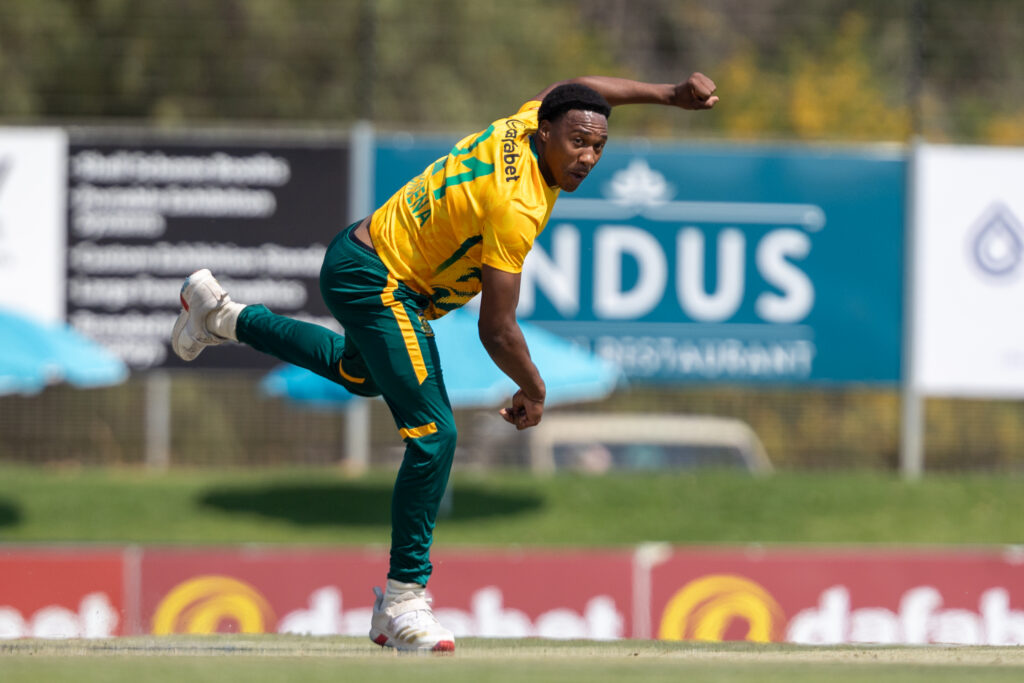 Pretorius Ton and Esterhuizen Blitz Power Proteas into Tri-Series Final