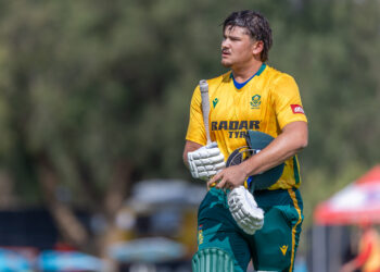 Pretorius Ton and Esterhuizen Blitz Power Proteas into Tri-Series Final