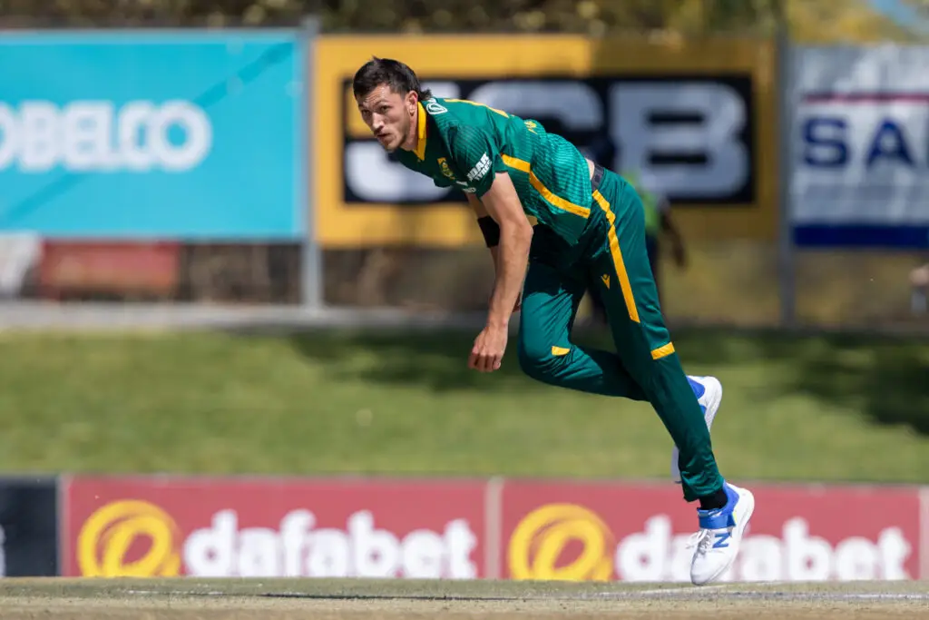 Esterhuizen Ton and Lethal Seam Attack Hand South Africa Unassailable 2-0 Lead