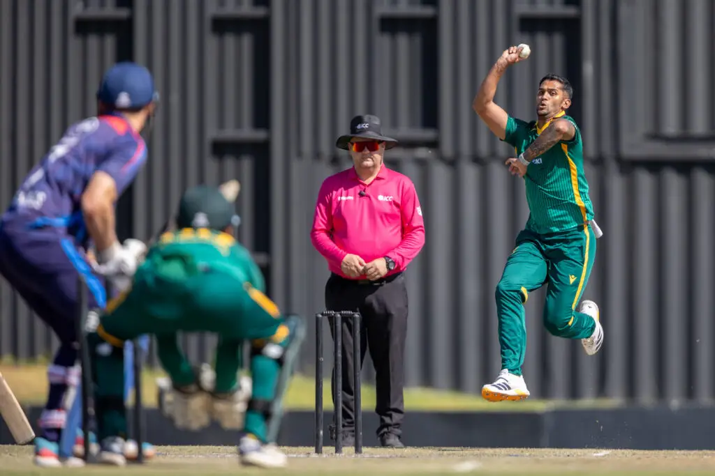 Esterhuizen Ton and Lethal Seam Attack Hand South Africa Unassailable 2-0 Lead