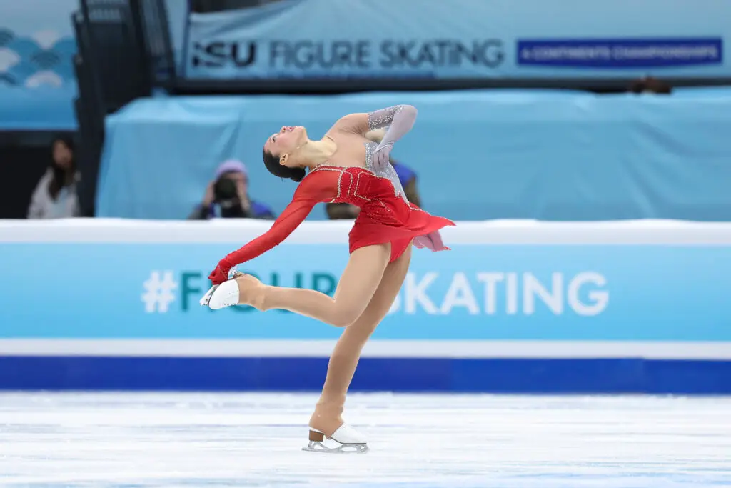 Diamond on the Ice: Gian-Quen Isaacs’ Historic Comeback Win in Poland